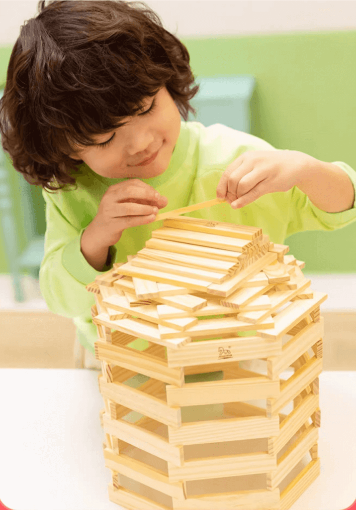 boy-play-blocks